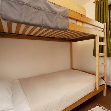 Apartment App 1 *